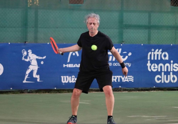 أحمد حسام يحسم لقب بطولة نادي الرفاع للتنس الرمضانية للناشئين