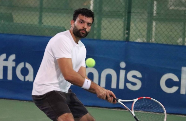 أحمد حسام يحسم لقب بطولة نادي الرفاع للتنس الرمضانية للناشئين