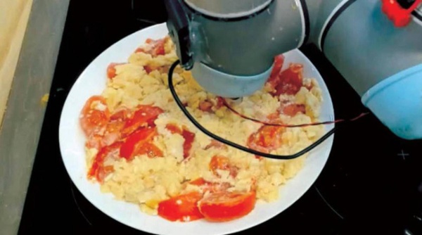 قفزة في الطهي الآلي.. روبوت يتذوق الطعام كالبشر