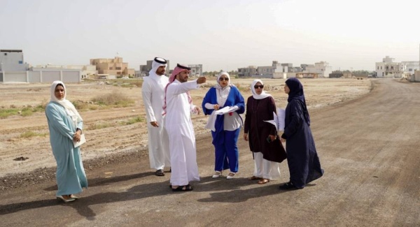 فريق المحافظة الجنوبية الميداني يتفقد احتياجات الأهالي بمنطقة الزلاق