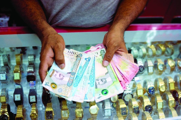 القروض الاستهلاكية تعادل 38% من الناتج المحلي