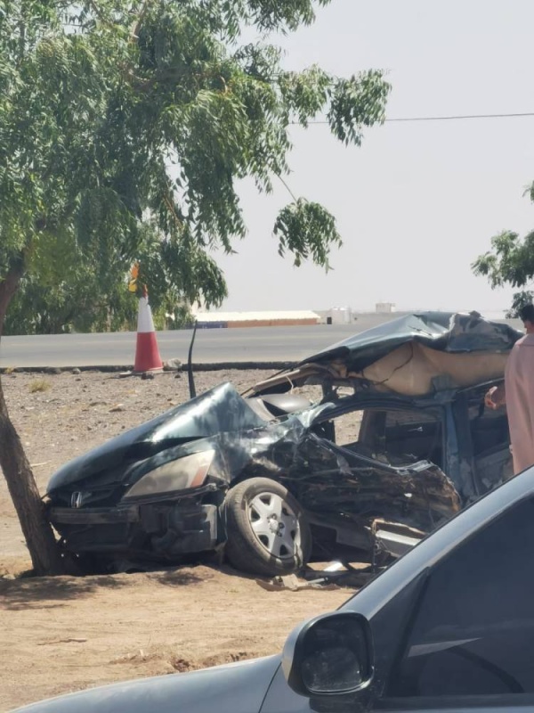 نعي مؤثر للمصوِرة العُمانية سارة الحجري التي قضت بحادث سير قبيل زفافها‎‎