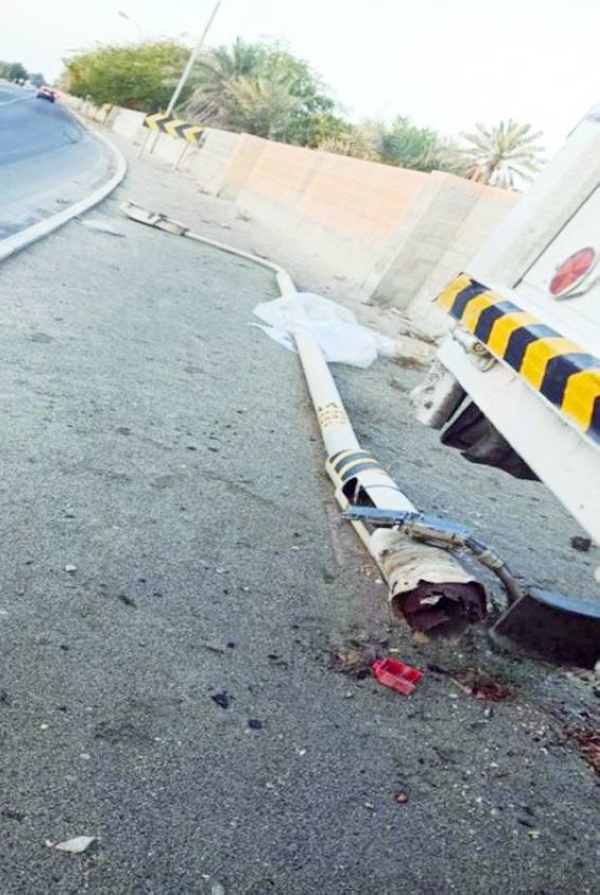 &laquo;هيئة الكهرباء&raquo;: لا مساحة لإنشاء قواعد خرسانية تحمي أعمدة الإنارة