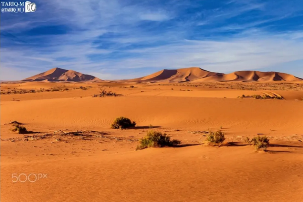 سعودي يبدع بتصوير طبيعة السعودية.. فوصلت صوره لصحف العالم