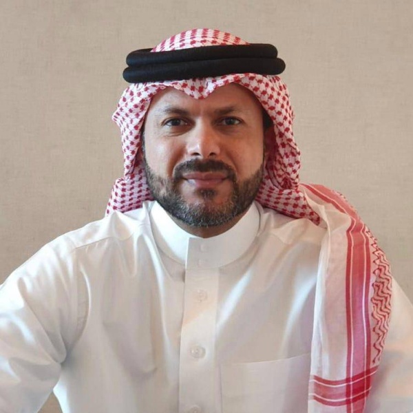 بمناسبة انجاز فريق البحرين للتحمل 13 عبدالله عبدالسلام يهنئ ناصر بن حمد