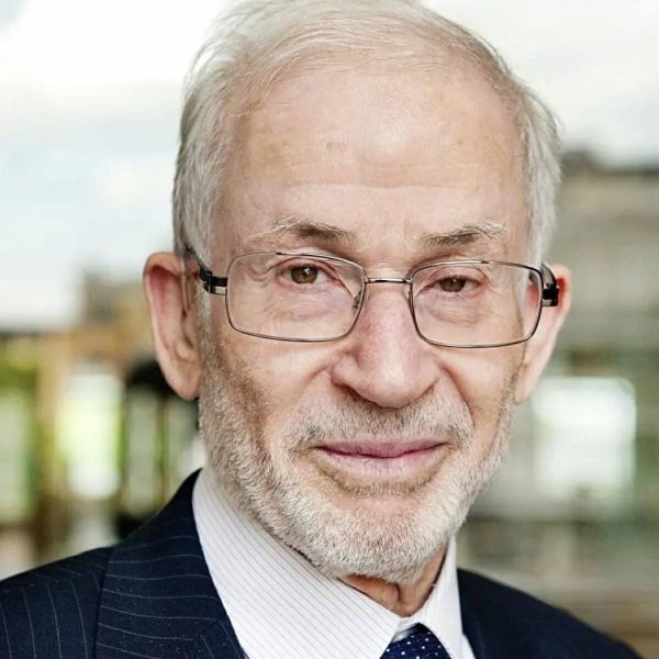 شرخ "الإخوان" يتعمّق.. حسين: منير معزول بلا شرعية