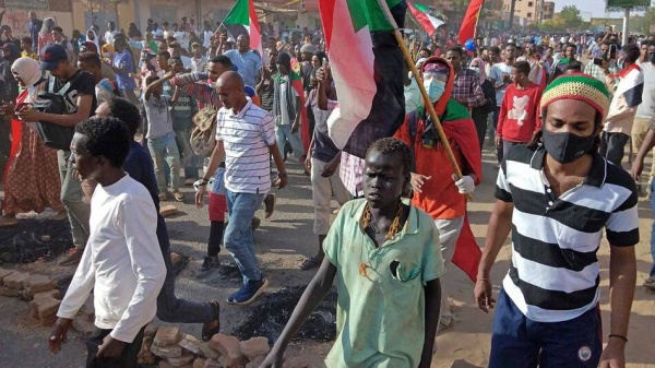 العريس وائل أزهري.. حفل زواج سوداني يتحول إلى تظاهرة احتجاجية