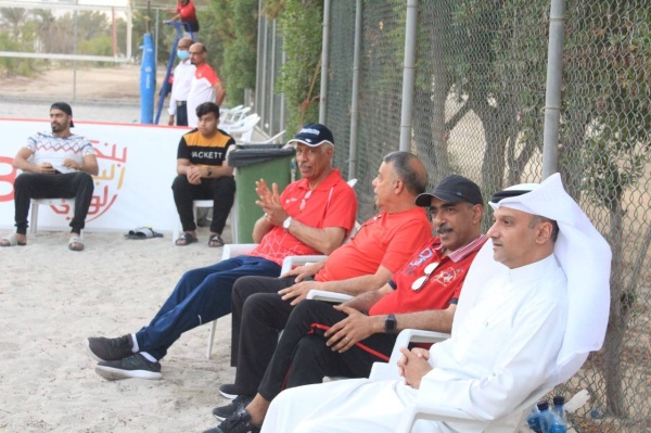 علي بن محمد قدم لهم كأس البطولة.. عالي بطلا للجولة الشاطئية الأولى للكرة الطائرة