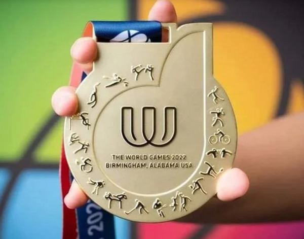 بعد ذهبية العالم.. المصارع الجزائري أنيس حلاسة يلقى استقبالاً تاريخياً