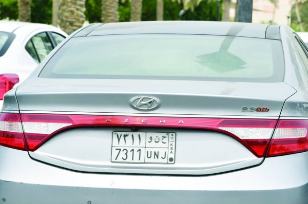 دعوات لتخفيض رسوم مواقف السيارات بالمطار لدعم السياحة