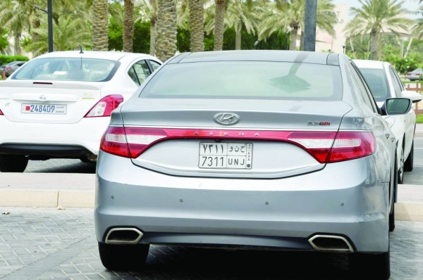 دعوات لتخفيض رسوم مواقف السيارات بالمطار لدعم السياحة