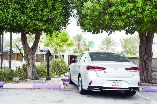 دعوات لتخفيض رسوم مواقف السيارات بالمطار لدعم السياحة