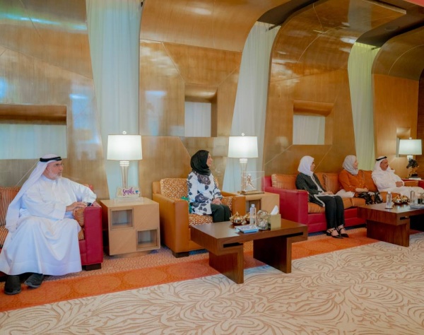 خالد بن حمد يوجه لإعداد خطة عمل لزيادة المبادرات الشبابية في جامعة البحرين