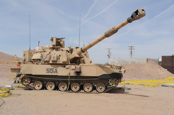 أوكرانيا تستلم ستة مدافع هاوتزر M109 أمريكية من لاتفيا