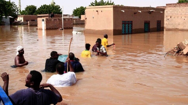 السودان.. تحذير من «كارثة صحية» بسبب الفيضانات