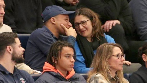 أشهرهن "المرأة الحديدية".. أقوى 7 سيدات في عالم كرة القدم