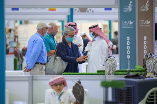 الملاك والصقارون الخليجيون يرفعون توقعات أكبر مزاد عالمي للصقور