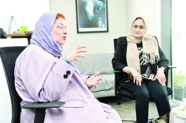 لبنى الحسن وأمل العرشي.. توأمة في العمل الحكومي وشراكة بالقطاع الخاص