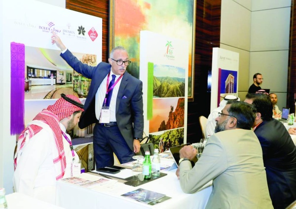 "السعودية للسياحة" تختتم أولى اجتماعاتها في المنامة ضمن جولة ترويجية تشمل دول "التعاون"