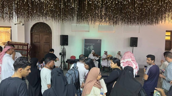 السياحة" تحتفي باليوم الوطني السعودي في سوق المنامة