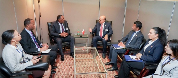 وزير الخارجية يجتمع مع وزير الشؤون الخارجية والأعمال الدولية وعلاقات المغتربين بكومنولث دومينيكا