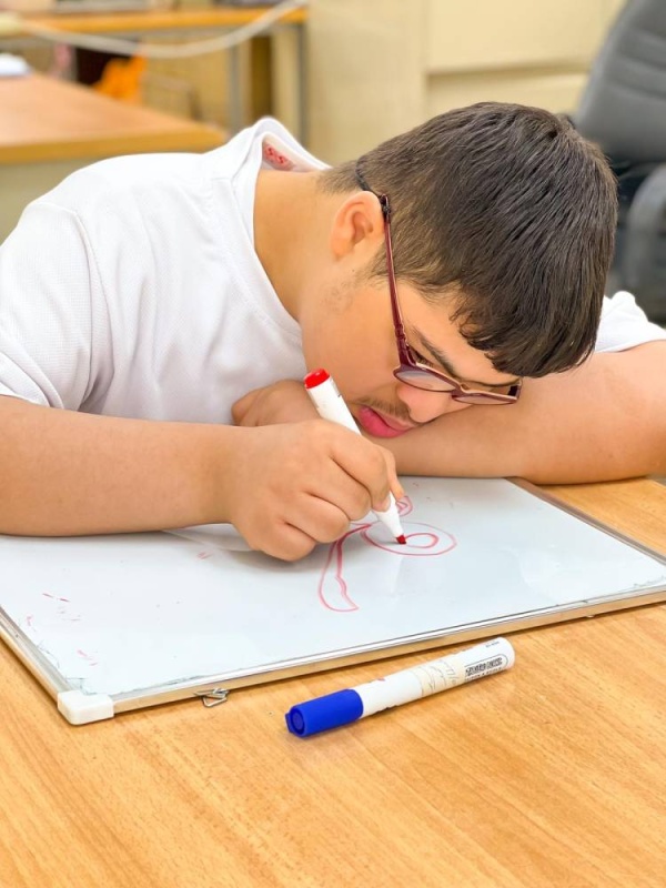 صف &laquo;الأمل&raquo; لذوي العزيمة.. اسم على مسمى