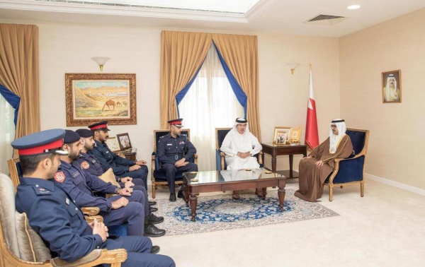 محافظ الجنوبية يكرم عدداً من ضباط الدفاع المدني تقديراً لمستوى التنسيق الأمني والشراكة المجتمعية