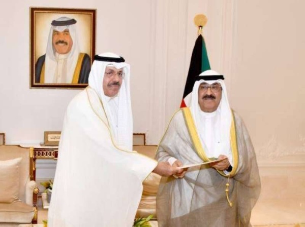 رئيس الوزراء الكويتي يقدم استقالة الحكومة لولي العهد