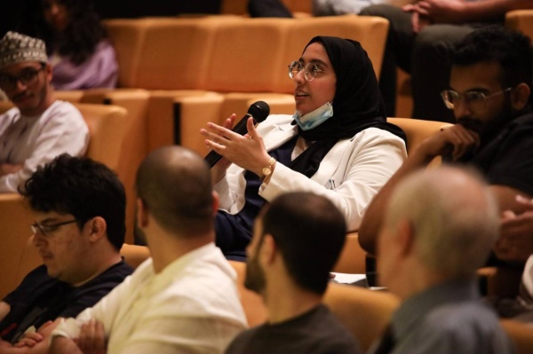 &laquo;فريق الكتاب&raquo; و&laquo;الجوهرة للمجلات الطبية&raquo; يناقشان الحد الفاصل بين التجميل العلاجي وتحسين المظهر