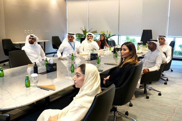 وزير الإعلام يزور مدينة دبي للإعلام ويشيد بتطور البنية التحتية الإعلامية في الإمارات
