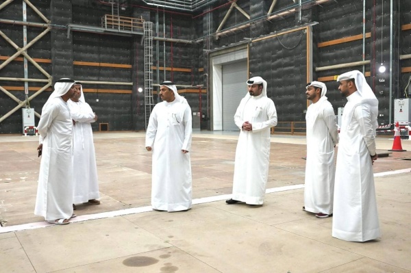 وزير الإعلام يزور مدينة دبي للإعلام ويشيد بتطور البنية التحتية الإعلامية في الإمارات