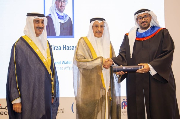 خالد بن عبد الله: مواصلة الارتقاء بالمستوى العلمي للقيادات الوطنية ورفع كفاءة العمل في القطاعين العام والخاص