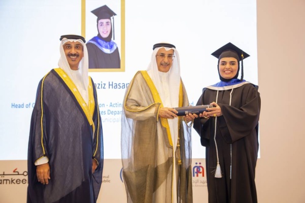 خالد بن عبد الله: مواصلة الارتقاء بالمستوى العلمي للقيادات الوطنية ورفع كفاءة العمل في القطاعين العام والخاص