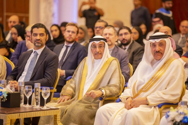 خالد بن عبد الله: مواصلة الارتقاء بالمستوى العلمي للقيادات الوطنية ورفع كفاءة العمل في القطاعين العام والخاص