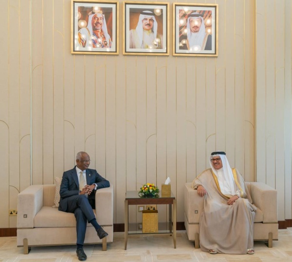 رئيس المالديف يغادر البلاد