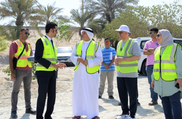 المبارك يتفقد أعمال تطوير وتجميل تقاطع شارع الشيخ عيسى بن سلمان وشارع الشيخ سلمان
