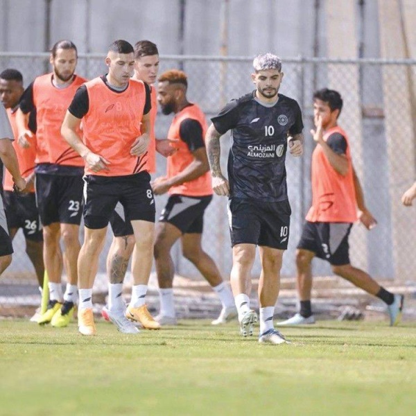 الشباب يمتحن نواياه البطولية أمام الهلال