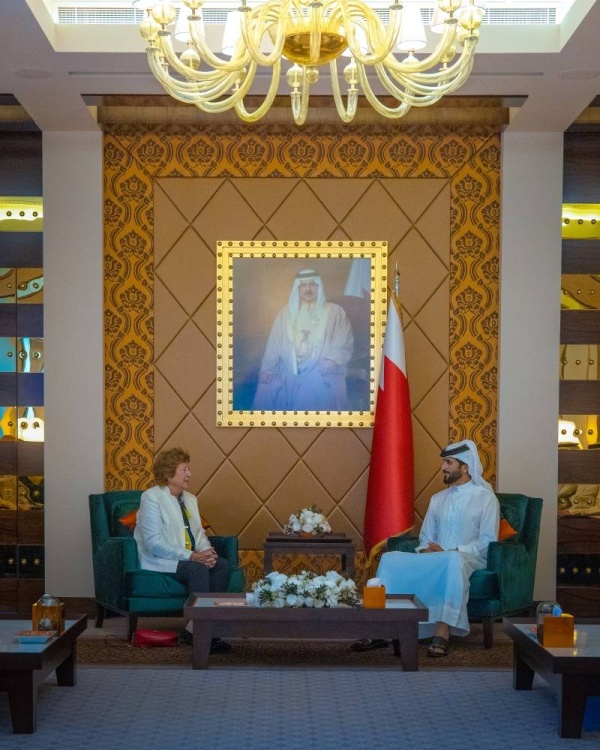 ناصر بن حمد يستقبل وفداً من لجنة الدفاع والعلاقات الدولية بمجلس اللوردات البريطاني&lrm;&lrm;