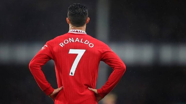 المدير الفني لمانشستر يونايتد: أنا سعيد حقا من أجل رونالدو