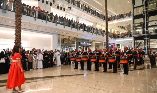 "فلاش موب" أبهر رواد "ستي سنتر" تحت شعار" نصوت للبحرين"