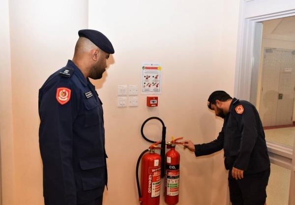 الدفاع المدني يقوم بفحص مراكز الاقتراع الانتخابية