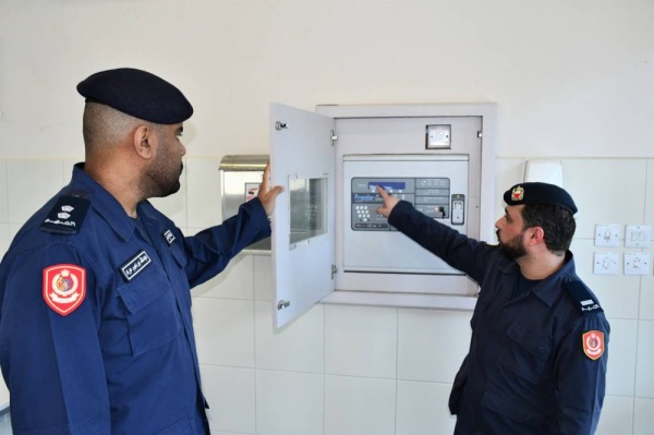 الدفاع المدني يقوم بفحص مراكز الاقتراع الانتخابية