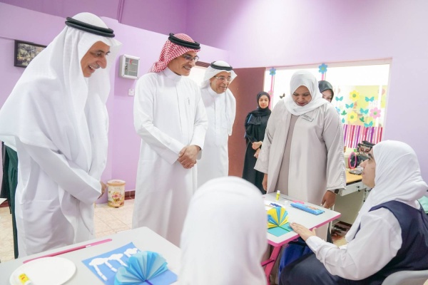 العصفور يؤكد أهمية الشراكة المجتمعية وتضافر الجهود