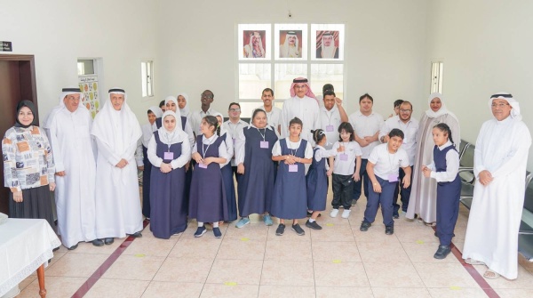 العصفور يؤكد أهمية الشراكة المجتمعية وتضافر الجهود