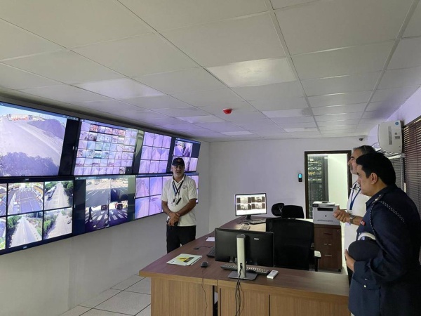 ضمن الشراكة المجتمعية وتعزيزا للسلامة العامة.. وفد من شرطة الموانئ البحرية يزور شركتين صناعيتين