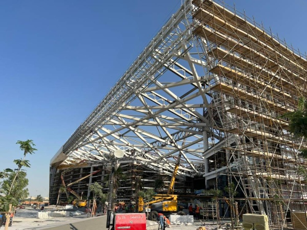 وزير الأشغال يتفقد مشروع مركز البحرين الدولي للمعارض والمؤتمرات بالصخير