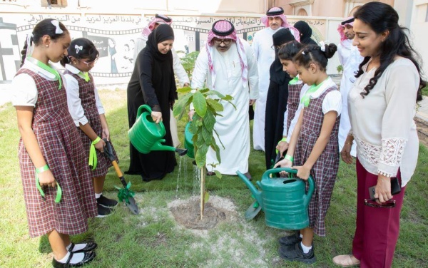 المدير العام لشؤون المدارس يدشن حملة التشجير المدرسية