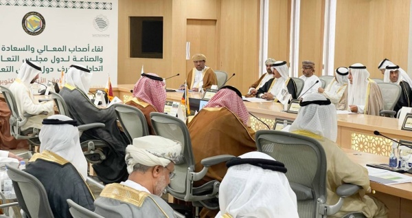 وزير الصناعة يشارك في أعمال اللقاء التشاوري الدوري لوزراء التجارة مع رؤساء اتحادات الغرف التجارية بدول المجلس