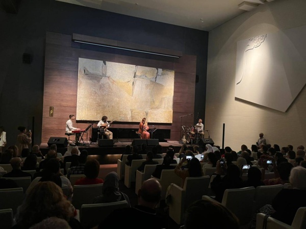 الفنّ الإيطالي يحضر إلى مركز الشيخ إبراهيم بتعاون مع السفارة الإيطالية وعبر صوت الفنانة أليساندرا ساليرنو