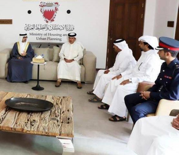 محافظ الجنوبية يتفقد احتياجات مدينة خليفة للاطلاع على مستوى جودة الخدمات في المرافق العامة والخدمية